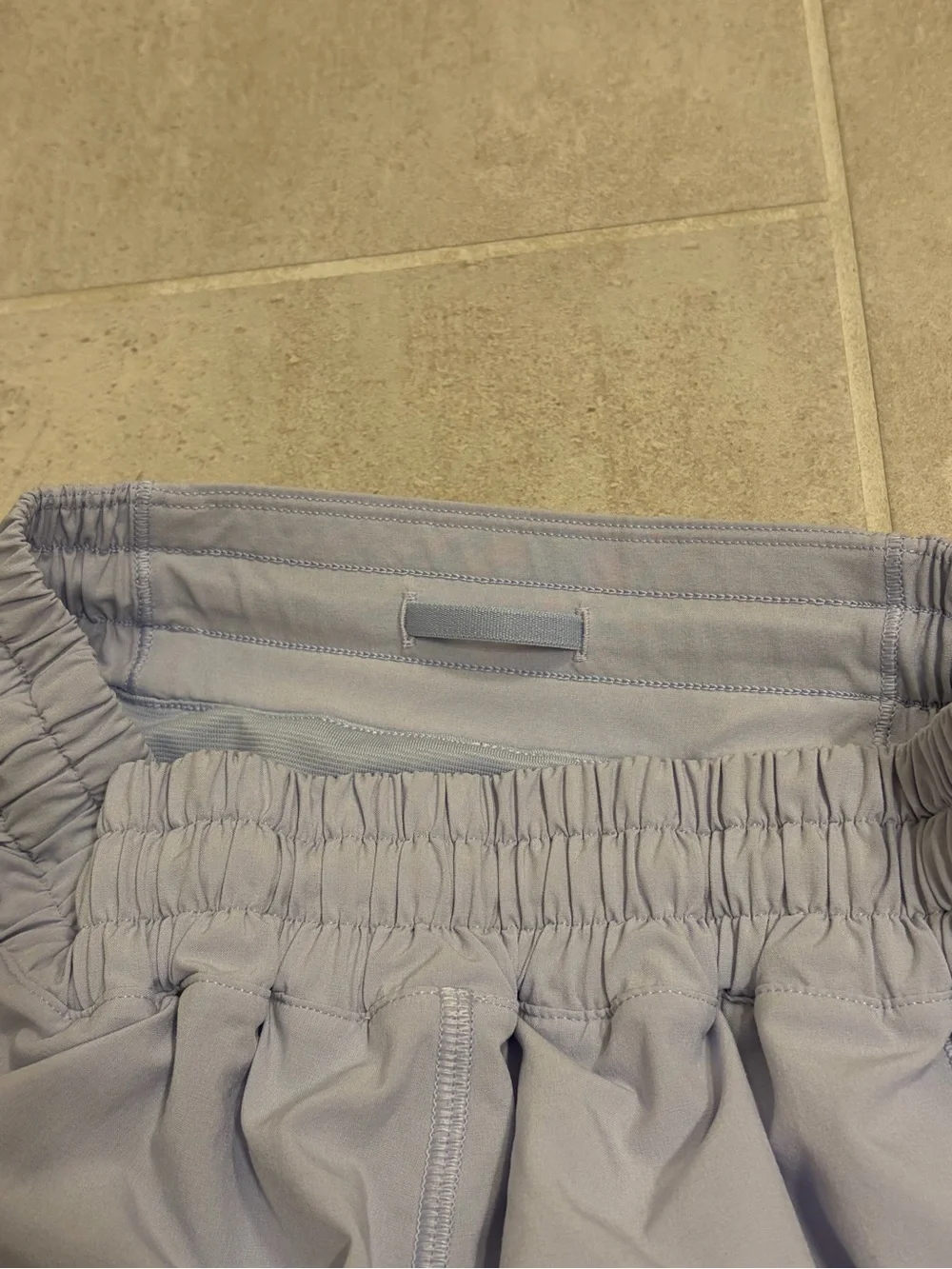 Lululemon 4” Hotty Hot Shorts • periwinkle • size 4
